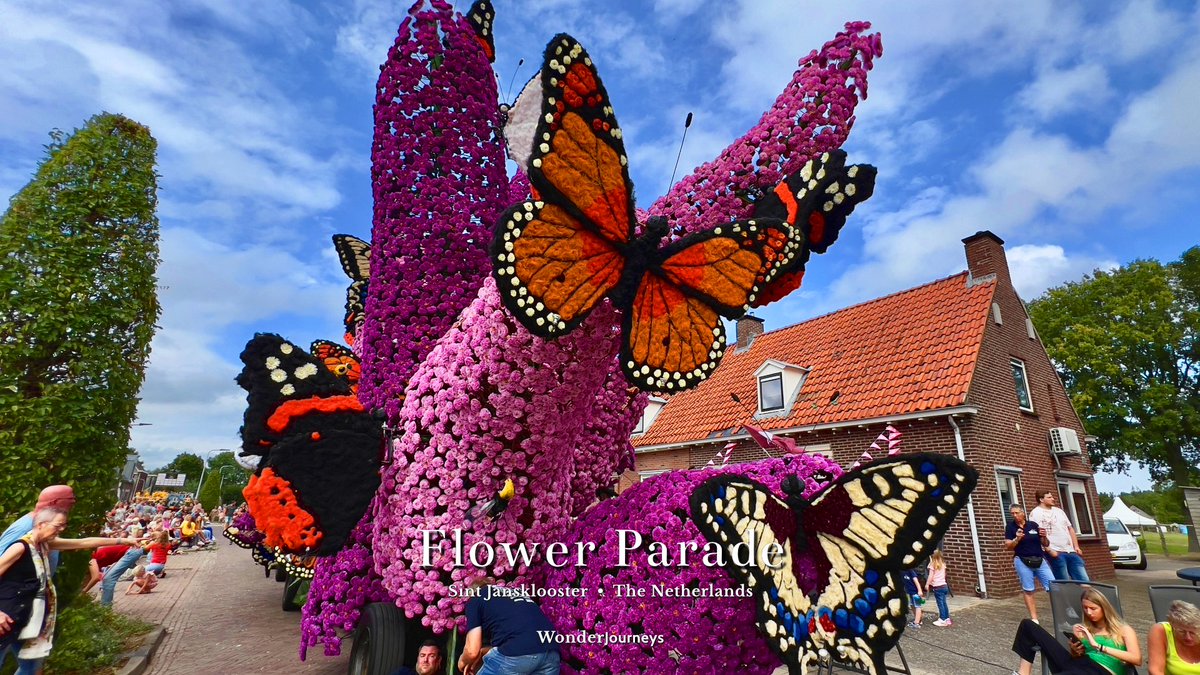 WonderJourneys's tweet photo. Imagine a tiny village with Giant 🌸 Flower Floats higher than the houses drifting along the street.

#FlowerParade #Bloemencorso
in #SintJansklooster #Netherlands
A #Dahlia #CorsoKlooster

Full length video 🇳🇱 https://t.co/wHFVNvF3ob 🇳🇱

The Dahlia flower festival season is OPEN https://t.co/9vJQyEnHOZ