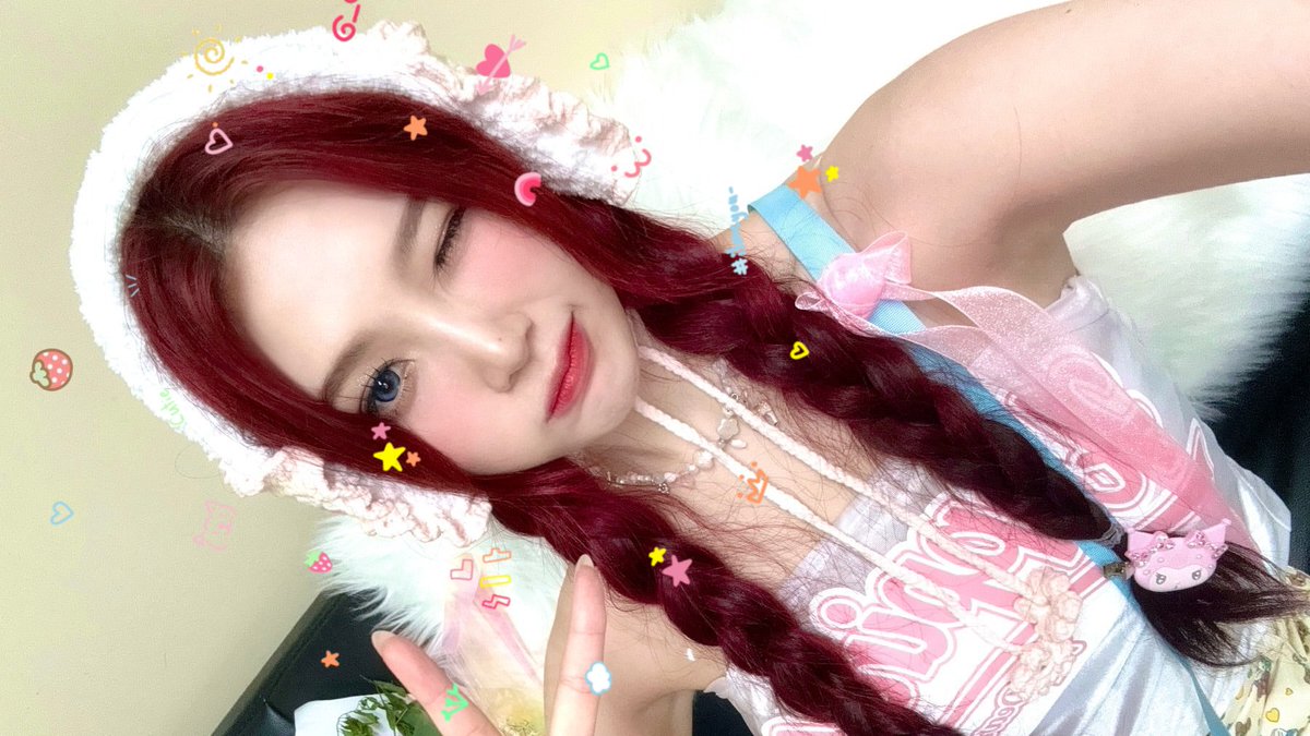jelllyluvie's tweet photo. ʚ pretty in pink ɞ https://t.co/3oerrFeQ08