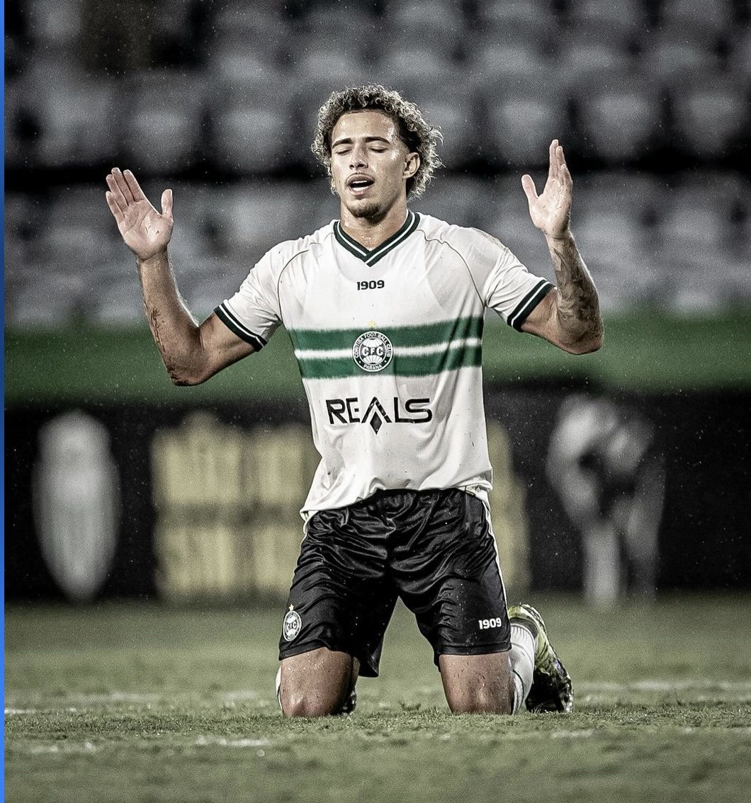 kaioepri's tweet photo. Domingo diferente:
Coxa ganhando fora de casa com gol do Figueiredo... https://t.co/XrMiXSPc0E