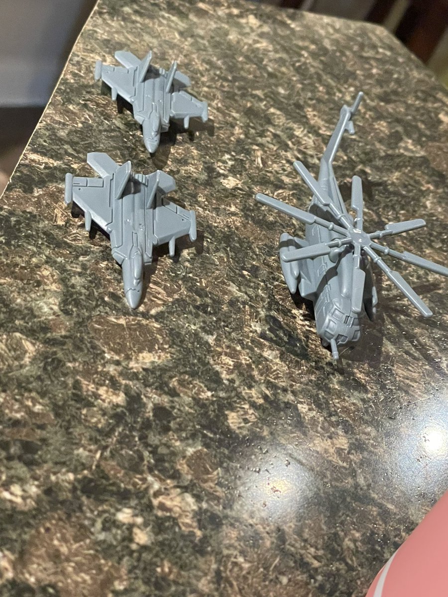 LilOther's tweet image. When ur kitchen counters are converted for military save Savannah wargames… #savethecookie #armylife