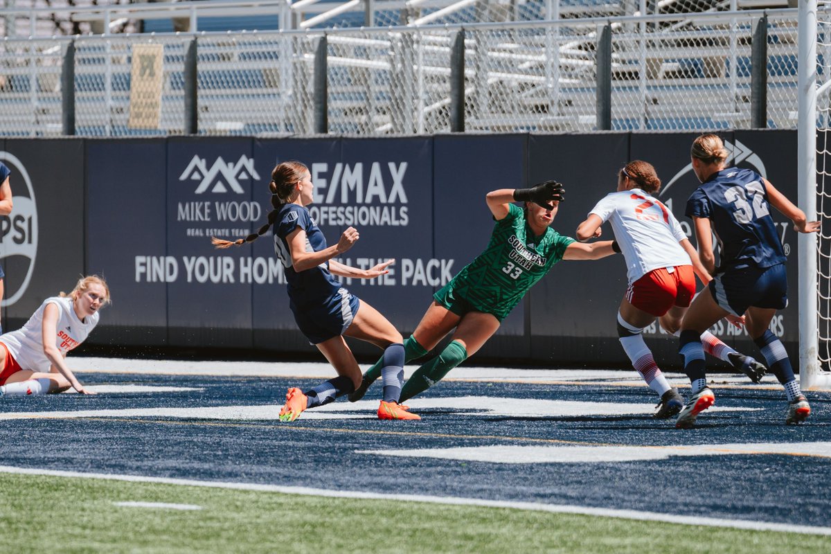 NevadaWSOC's tweet photo. That goal feeling! 🔥 

#BattleBorn | #ForTheFamily https://t.co/4F3IGTWEWc