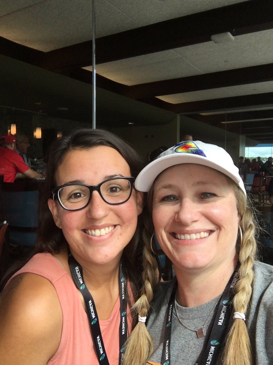 dolphingirl_72's tweet photo. #nascar https://t.co/3V7DpuwIR2