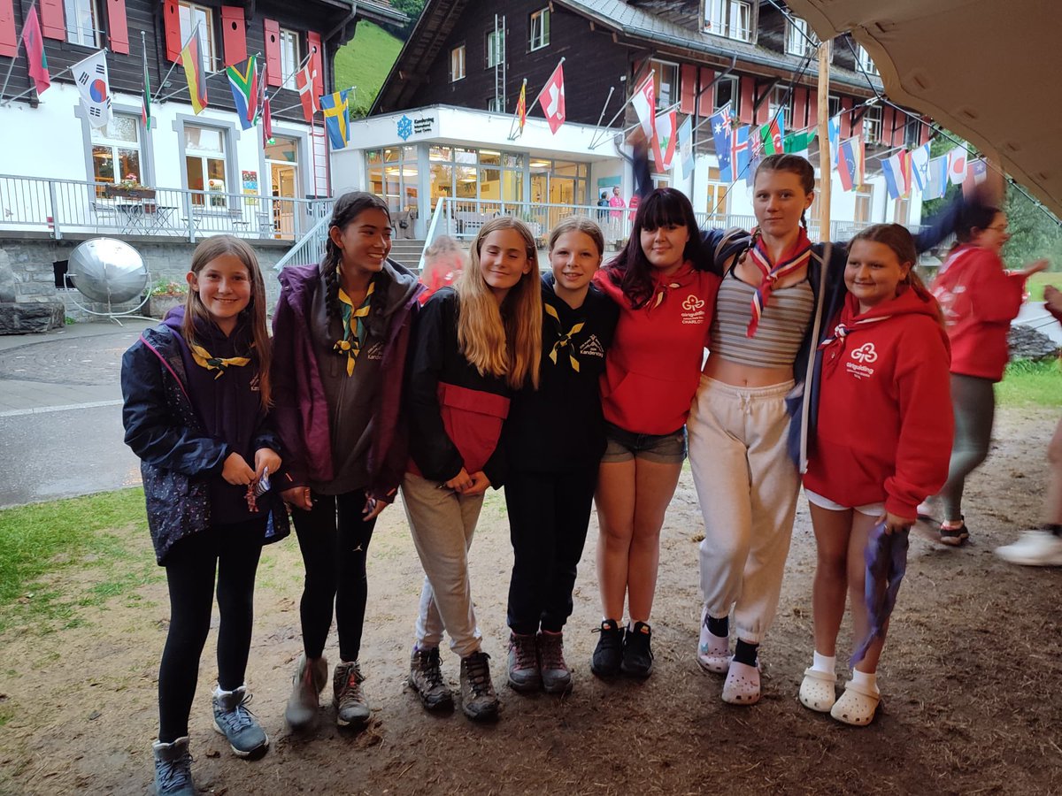 We’re making new friends on our international adventure <a href="/KanderstegC/">Kandersteg International Scout Centre</a>   #makenewfriends <a href="/Girlguiding_NWE/">Girlguiding North West England</a> @LancsNW