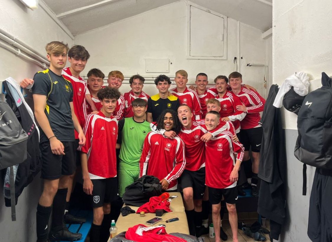 Great start for the Hopwood 21’s as we begin the growth of our football programme.

A 1-3 win against <a href="/AthertonLRFC/">Atherton Laburnum Rovers FC</a> <a href="/LRU17s/">Atherton LR U21s</a> Honest game of football. Chances at both ends throughout.
Fortunate to claim the win with 2 goals in the final 5 minutes.

<a href="/SportandUPS/">Hopwood - Sports Department</a>
#UpTheTrees
⚽️ 🌳