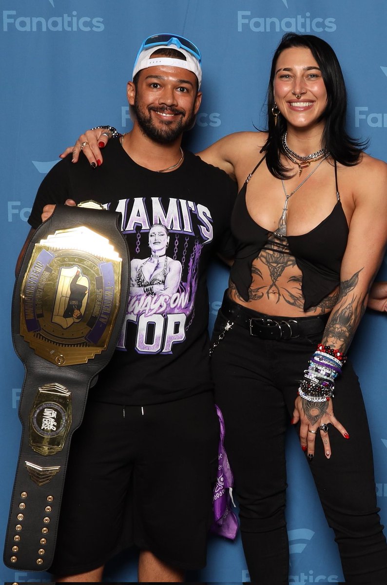 Shout-out to <a href="/rhearipley_wwe/">RheaRipley_WWE</a> for being the first ever WWE Star to post our JLD content on her IG story. She has since done it multiple times. Definitely a pleasure meeting her today at <a href="/fanaticsfest/">Fanatics Fest</a> , thank you for believing in us.

#wwe #wweuniverse #rhearipley #fanaticsfest