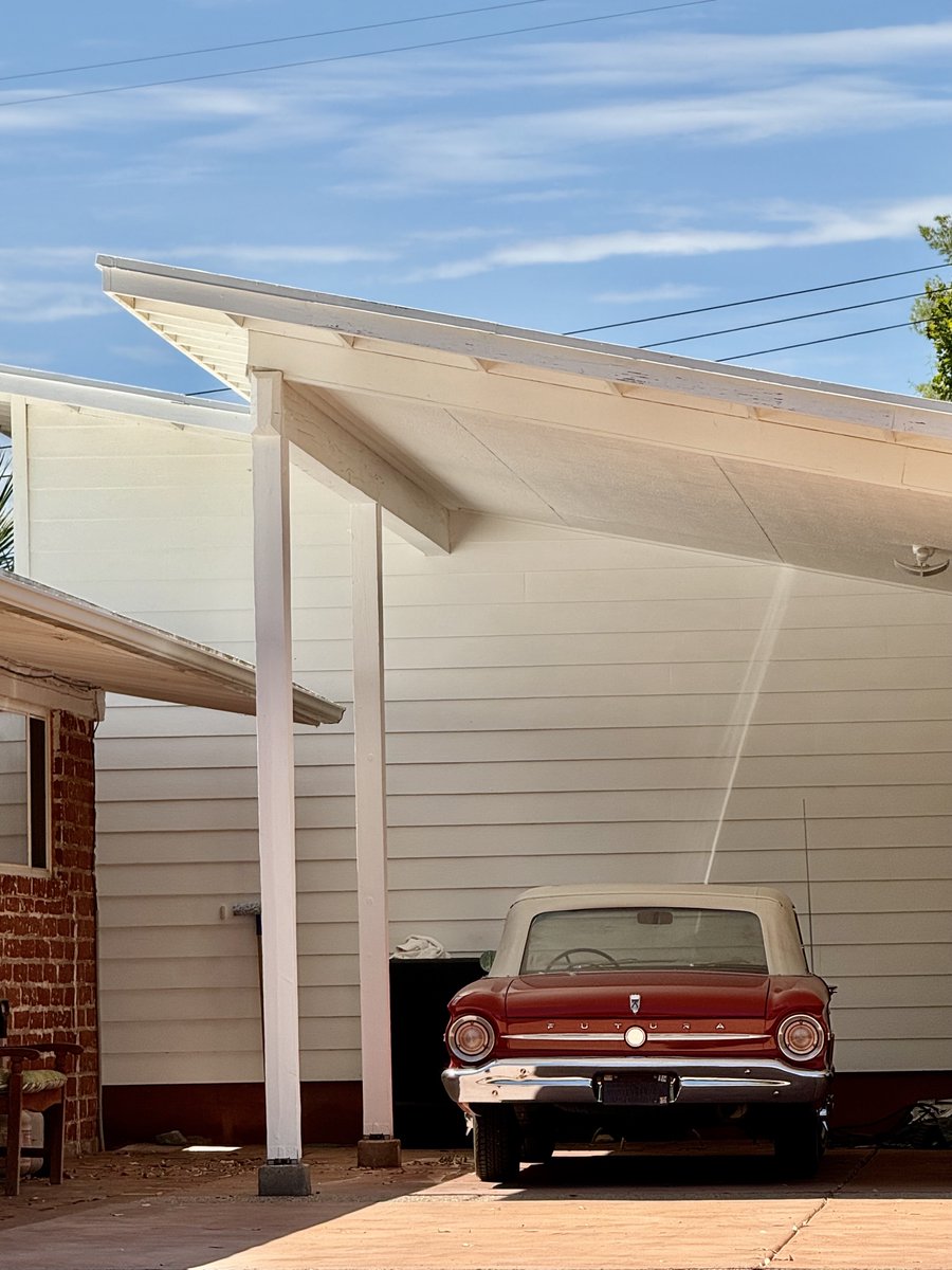 MelloExotica's tweet photo. A neighbors Ford Falcon Futura - not sure what year but looks like a '64 https://t.co/SSeHgW637O