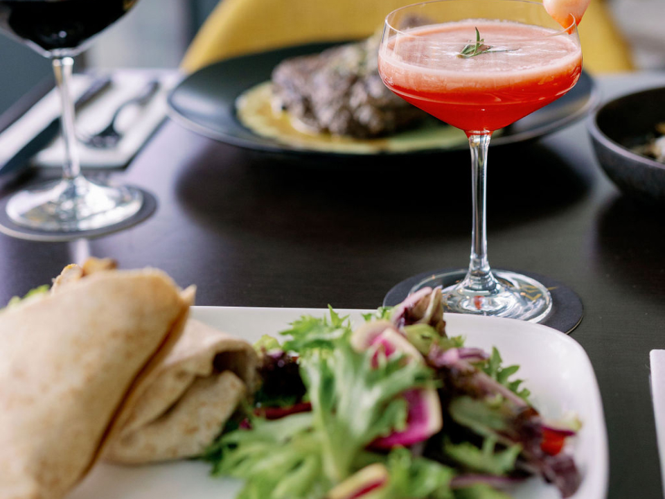 Whether you're in #GainesvilleFL for a vacation or game day, stop by Covey Kitchen + Cocktails for a memorable dinner. Enjoy our Floridian-inspired dishes and impressive wines and cocktails while enjoying the music of the Oak Trio. #HotelELEO bit.ly/40jlp9C