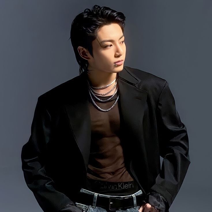 kookpiics's tweet photo. he just has it. naturally. star aura, star power. ⋆˙⟡ִ ࣪𖤐 https://t.co/AptwYVfY8B