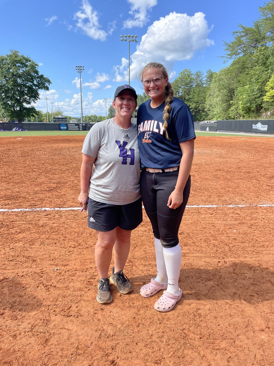 Thank you for putting on such an amazing camp <a href="/JessieHomesley/">Jessie Homesley</a> and <a href="/YHC_Softball/">YHC Softball</a>!! I loved the camp, and the campus! I can't wait to go back in the future!