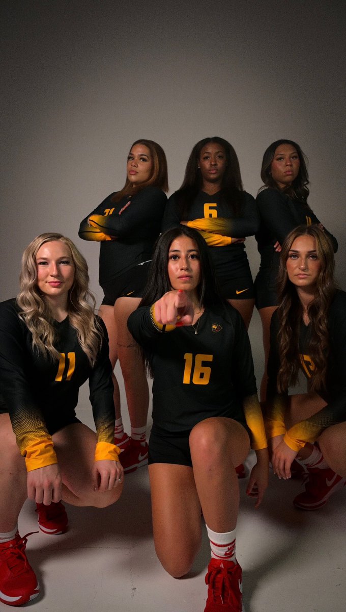 UST Volleyball tweet media