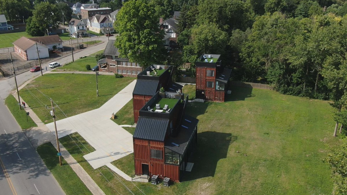 WTHRcom's tweet photo. Indianapolis' newest short-term rentals are now online — and they're made from shipping containers!

INSIDE LOOK: https://t.co/X7danERfuE https://t.co/KCoqTKvu7j