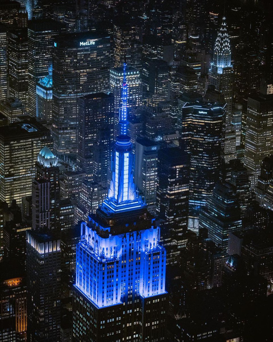 EmpireStateBldg's tweet image. Tonight, we shine for Percy @PercySeries 

📷: @beh0ldingeye