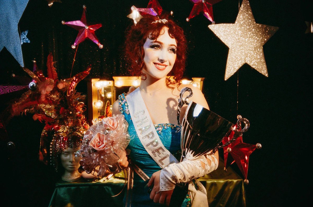 CRBRCharts's tweet image. “The Rise and Fall of a Midwest Princess” atinge um novo pico na Billboard 200, chegando à posição #2 com 72 mil unidades vendidas.