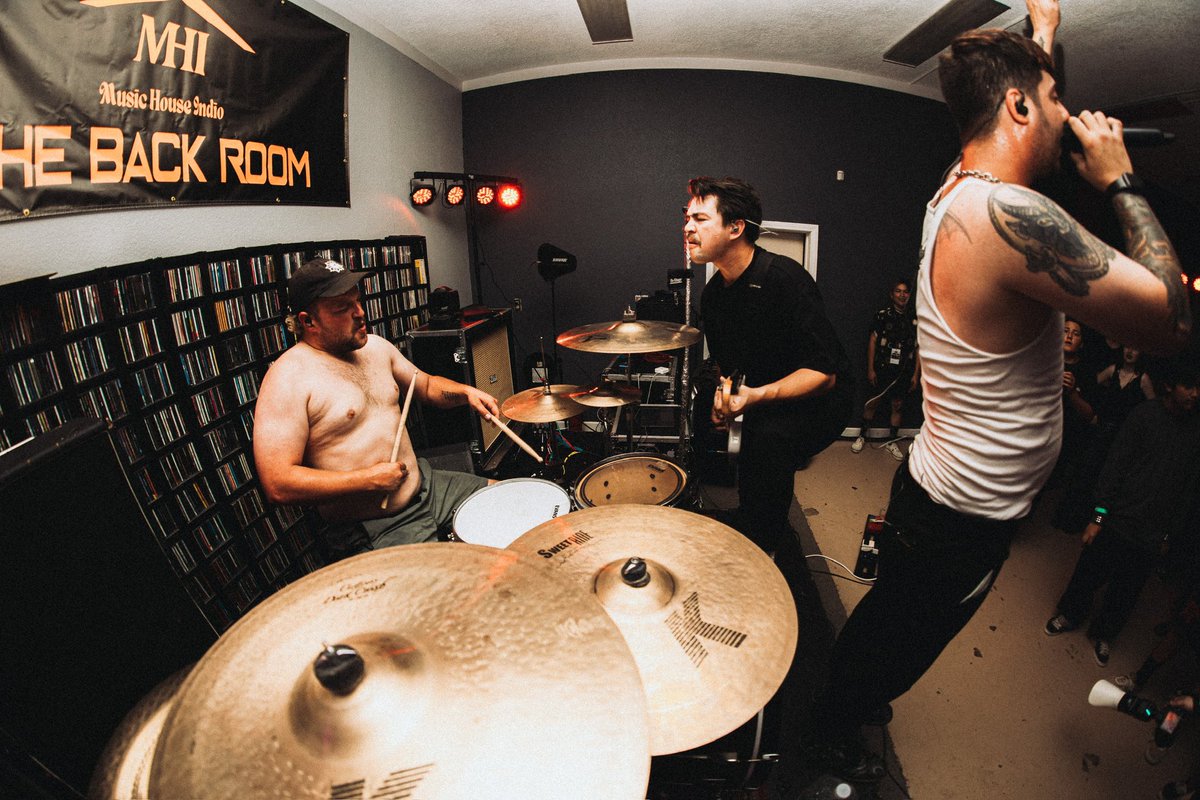 who tf is resider? tweet media