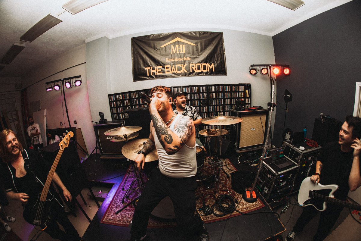 who tf is resider? tweet media