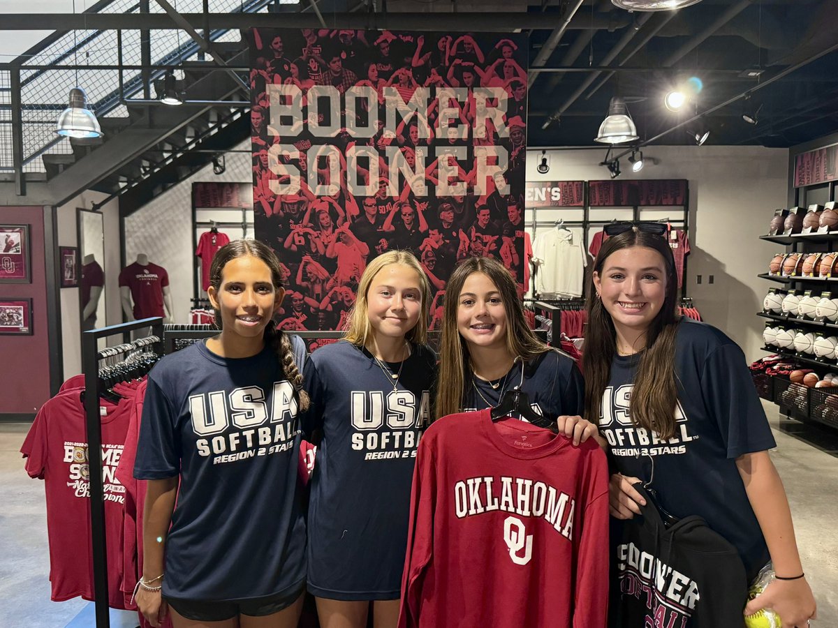 natalie_danburg's tweet photo. When in Oklahoma, you check out the Sooners! #oklahoma #OUsoftball #usaallamericangames #region2stars @StarzGold_14u https://t.co/h4mc08X7Ka