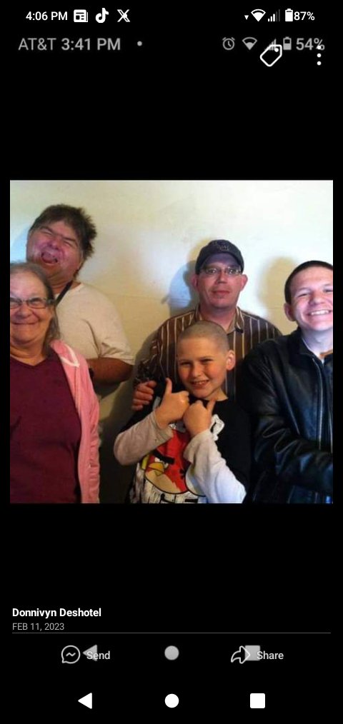 DonnivynJesus22's tweet photo. Family Time Photos https://t.co/GUoqwUknGh