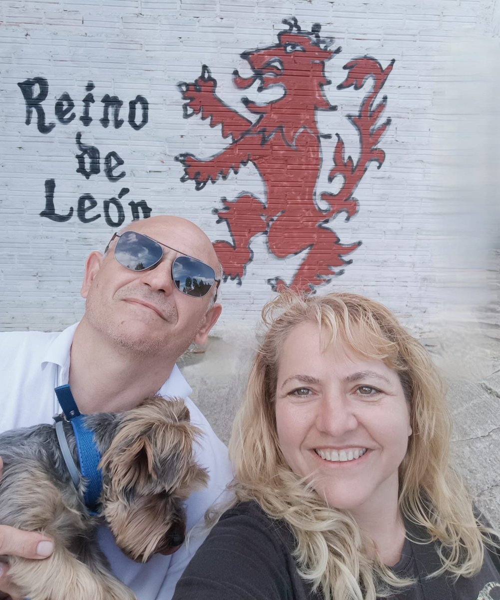 vmengo1's tweet photo. Recorriendo #LeónESP:

#SMF
#Omaña
#Luna 
#Babia
#ElBierzo
#LasMédulas
#Ponferrada
#Riaño

Con #MiCachi @sofiespa72 y #Chiwi 🐶 (perrín). https://t.co/CHPguJf1x9