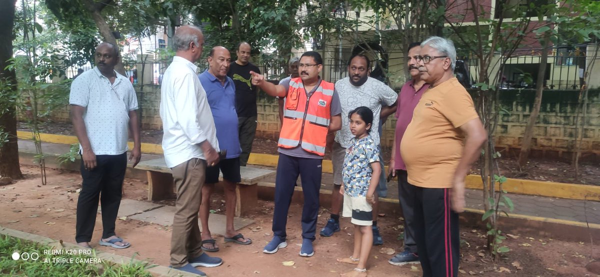 Today, inspected Engineers Colony park in Yousufguda Circle along with Engineering officials and Interacted with RWA/ Walkers Association on issues