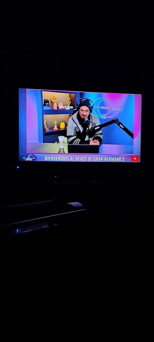 ponxitainda's tweet photo. Aquí esperando la nueva ceremonia de eliminación con el mejor de los mejores. #GranHermamoCHV #michoca @chilevision https://t.co/xyOuq2K4lh