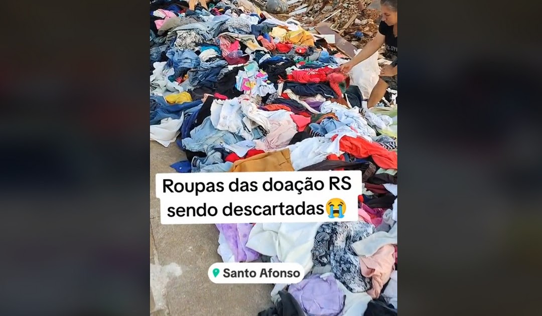 Roupas doadas ao RS vão parar no lixão e revoltam as pessoas dlvr.it/TC4lLg