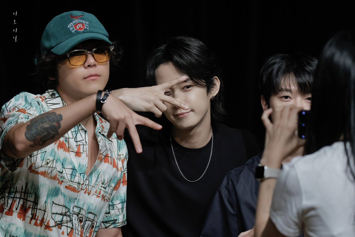 _jjisland_'s tweet photo. 240818

#이재진 #이홍기 #최민환 #FT아일랜드 https://t.co/OiwxN0hf2H