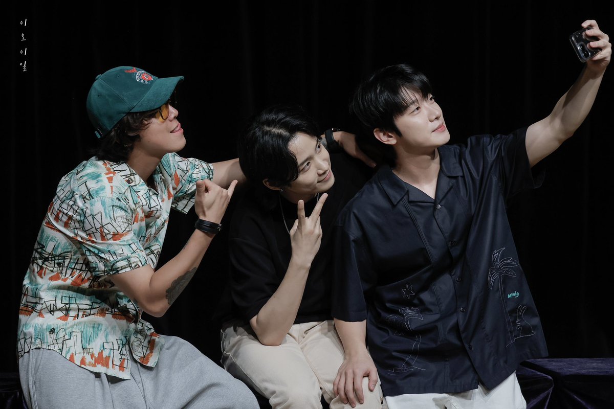 _jjisland_'s tweet photo. 240818

#이재진 #이홍기 #최민환 #FT아일랜드 https://t.co/OiwxN0hf2H