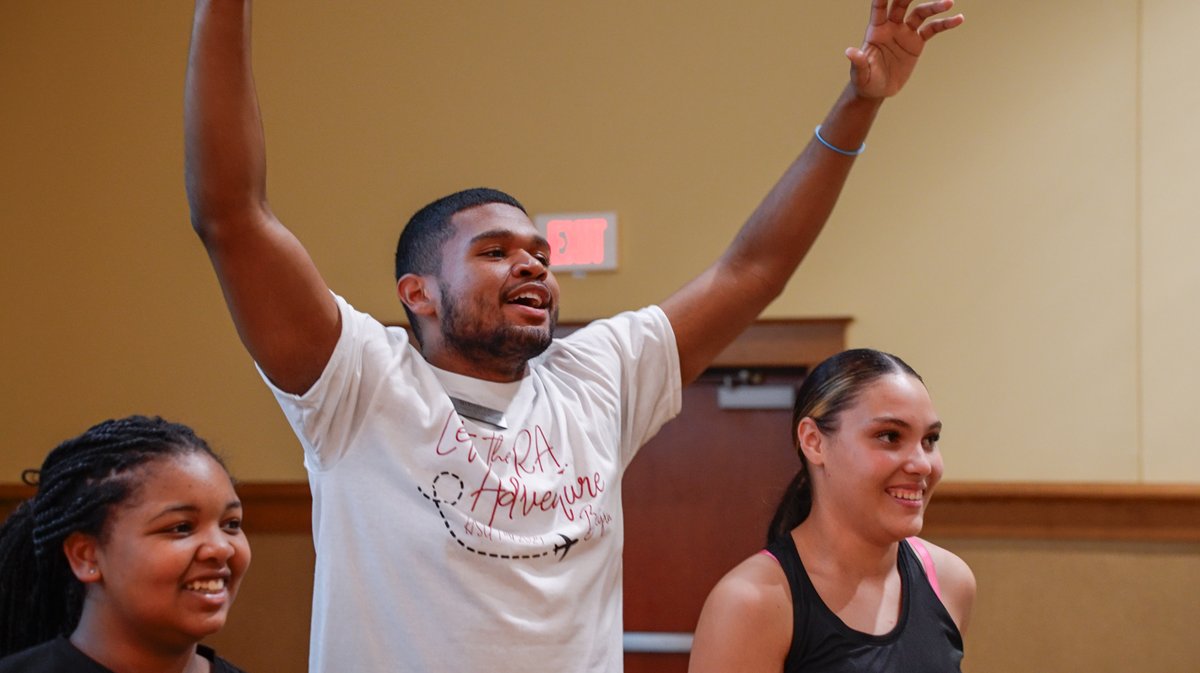 HendersonStateU's tweet photo. Students had a great time getting to know their fellow Reddies at tonight's Playfair! #WelcomeWeek24
View more Welcome Week events at https://t.co/tHgpPUuaZM. https://t.co/uP0fB25GUm