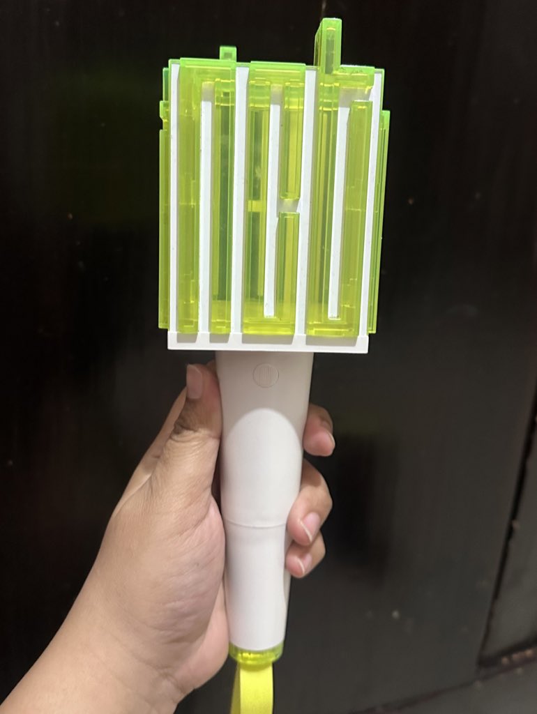 awkwardinaa's tweet photo. HELP RT❗
WTS PRELOVED LIGHTSTICK NCT VERSI 1 
Rp. 400.000 (negotiable)

✅ good condition
✅ connect app SMTOWN
✅ fullset (box + pouch) 
✅ pelunasan via (keep event with dp) 🍊
✅ COD

DM for details
📍 Jakarta

tag. wts lightstick nct https://t.co/JCWf7UdbPX