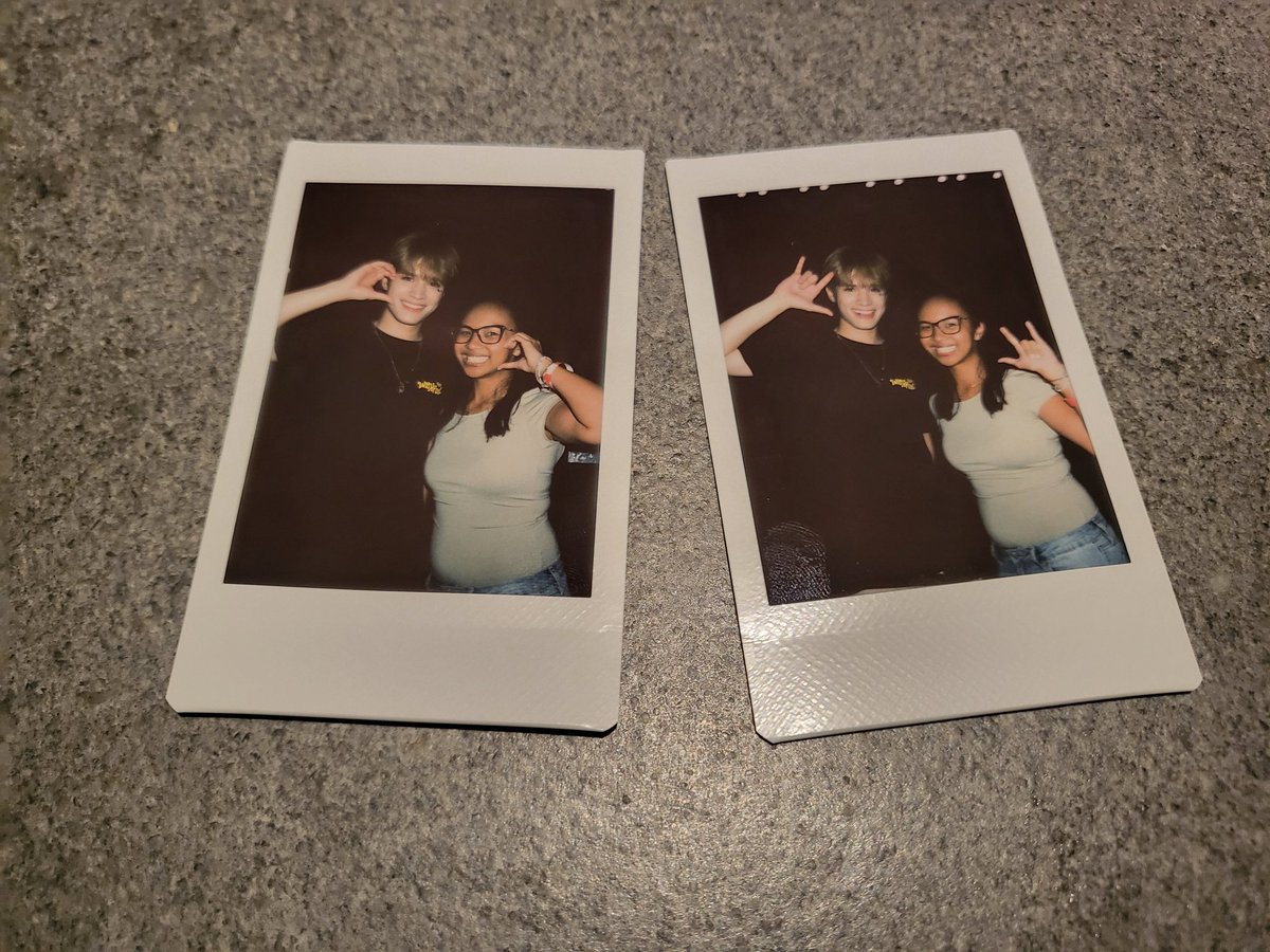 cjennreactions's tweet photo. When we took these Jay said "It was an honor to meet you guys" 🫠🫠🫠🥴🥴🥴 this was honestly the best concert experience of our lives!!!! @BDU4official @studio_pav @jchang63 #bu #bdu #jaychang #BITSAEON #SEUNGHUN #kimminseo #BDUFirstWorldTour
#BDU #비디유 @jennm419 @imcjmara https://t.co/6OA4TolnIz