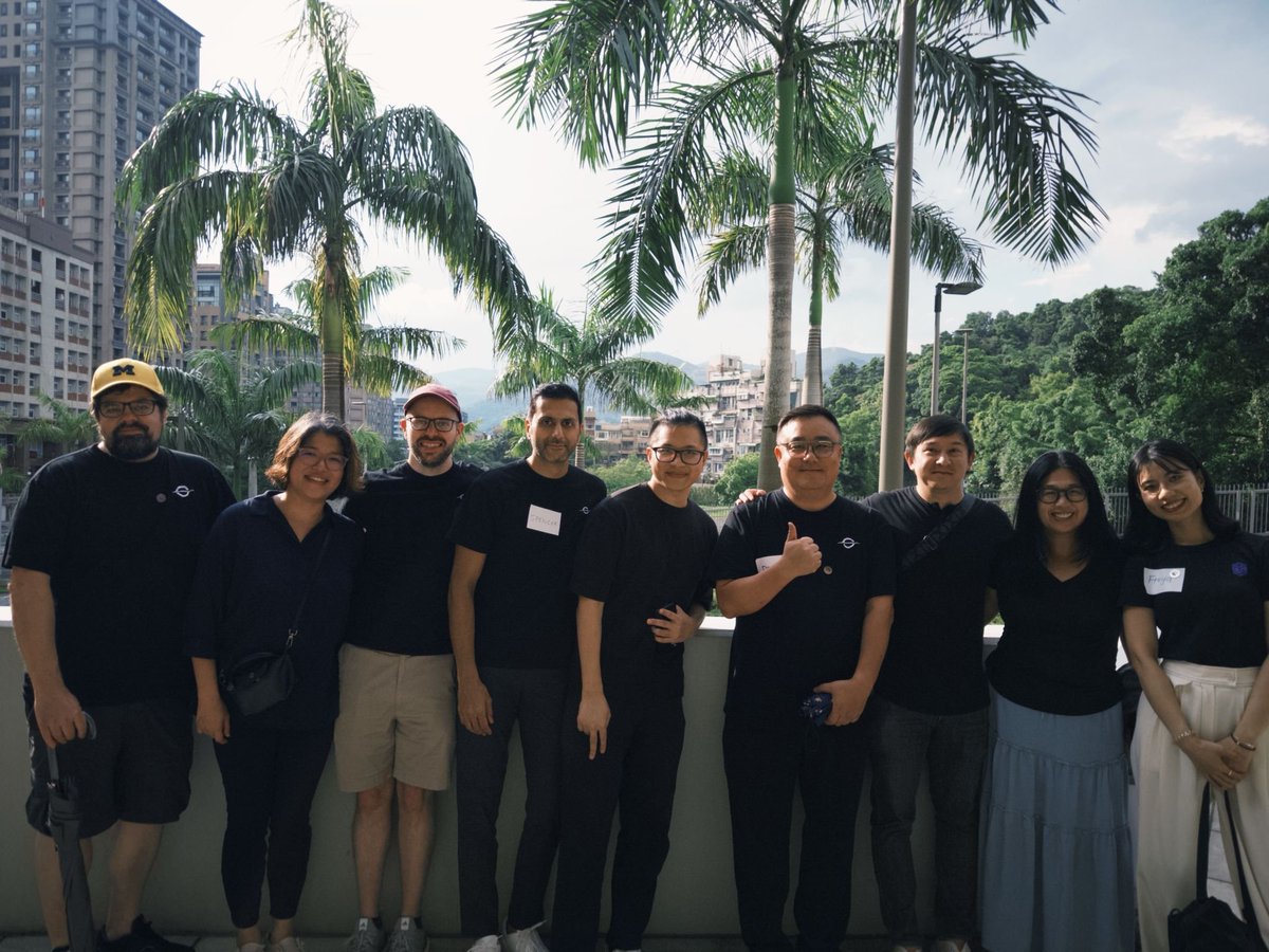 886Studios's tweet photo. Big thanks to AIT and SIT (@StartupislandTw) for inviting us to co-host the Bubble Tea Series! 

@hollyhliu's insights on her startup journey, especially her tips on pivoting, leveraging new platforms, and building things people truly want, were incredibly valuable! https://t.co/FNt8L6NCR8