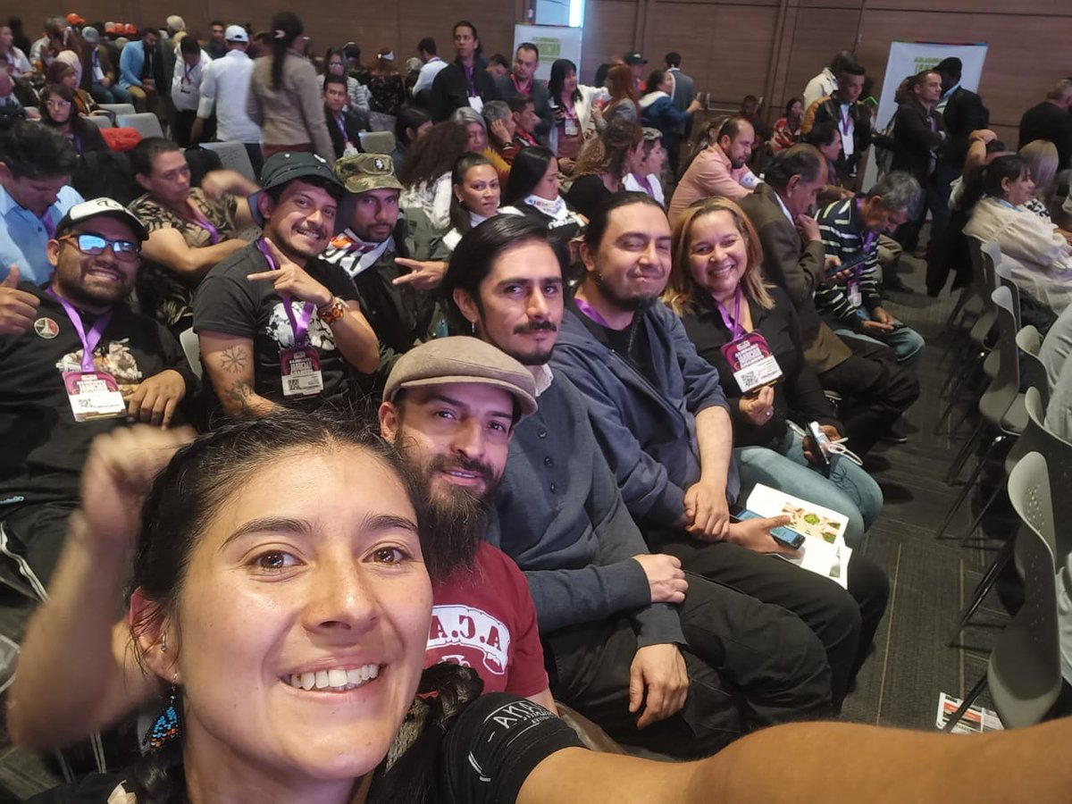 KennedyHumana's tweet photo. Delegados de Kennedy Humana Techotiva en el segundo día de la Asamblea General de @ColombiaHumana_ 💪🏻💪🏻🥳 

Acompañamos al gobierno del cambio y llevaremos a cabo la implementación de las reformas 🥳💪🏻❤️

@delmarpizarro @GustavoBolivar @PizarroMariaJo @DavidRacero https://t.co/GBbSP7rWCD