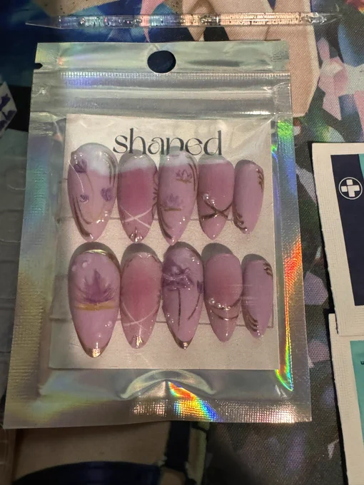 Mistbloom valorant press on nails by @/shapedbyamy :3 very cool I asked for purple 