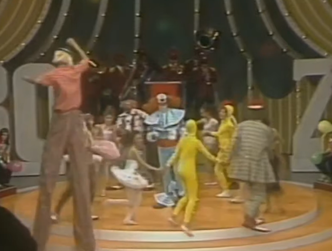 GVT9Pe5WwAARDIh?format=png&name=small