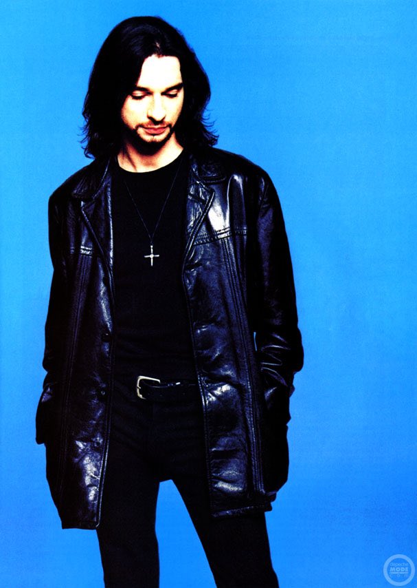 If there’s a masculine look from the 90s that I would like to make a comeback, it’s this one