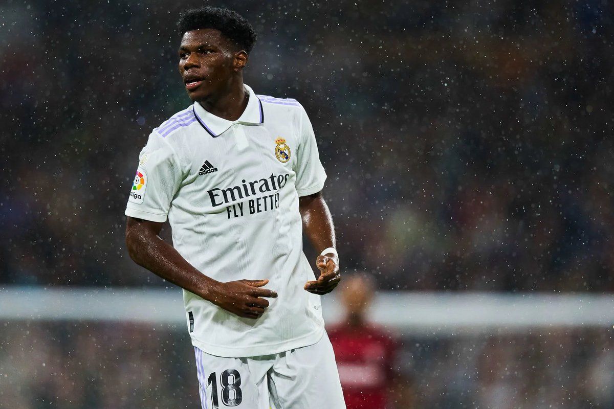 Meet2Sports's tweet photo. Après une prestation encore une fois en demi - teinte ce soir ! 
Que pensez - vous de Tchouameni qui peine à s’imposer clairement du côté de Madrid  . 
Manque de personnalité ?  Camavinga devant ? Surévalué ? https://t.co/j6CDwFaArd