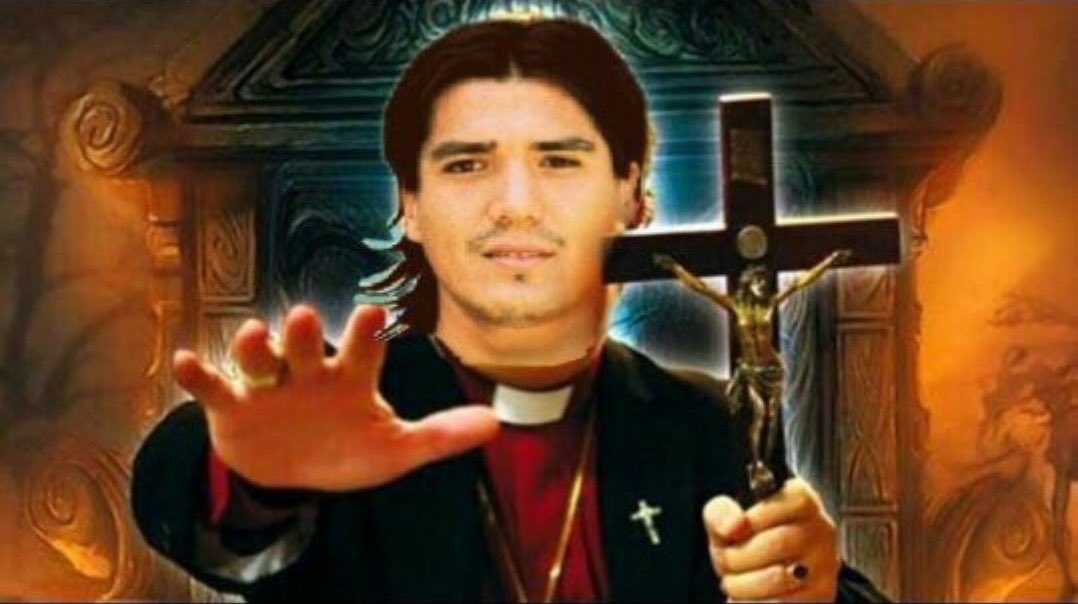 4Twiteros's tweet image. No digas nada y dale RT a Fidencio para cambiar la suerte y que den 3 pases seguidos ❤️🖤 🍀🍀🍀🍀🍀