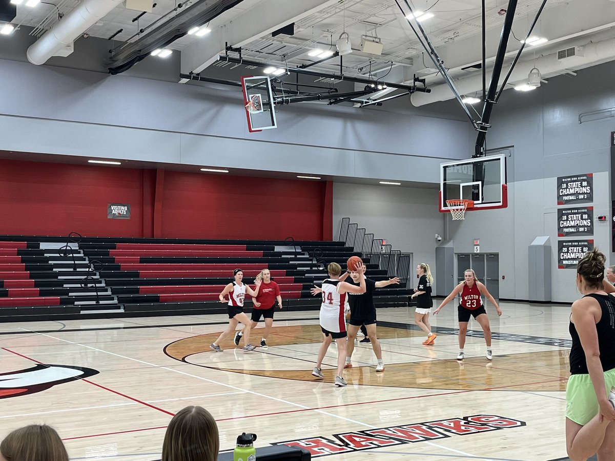 MHS_GBball's tweet photo. Great alumni game yesterday! We had ladies from grad years of 1994-2021 represented. Set your calendars for August 9, 2025 for the next one! 
@AbbieCampion23 @GraceQuade @KailynnStockman @kaileyharbort3 @KojoAlli @LaurenKojo22 @KButtchen @Aubsballer2 @baileecollinss https://t.co/OBKeyWhEUT