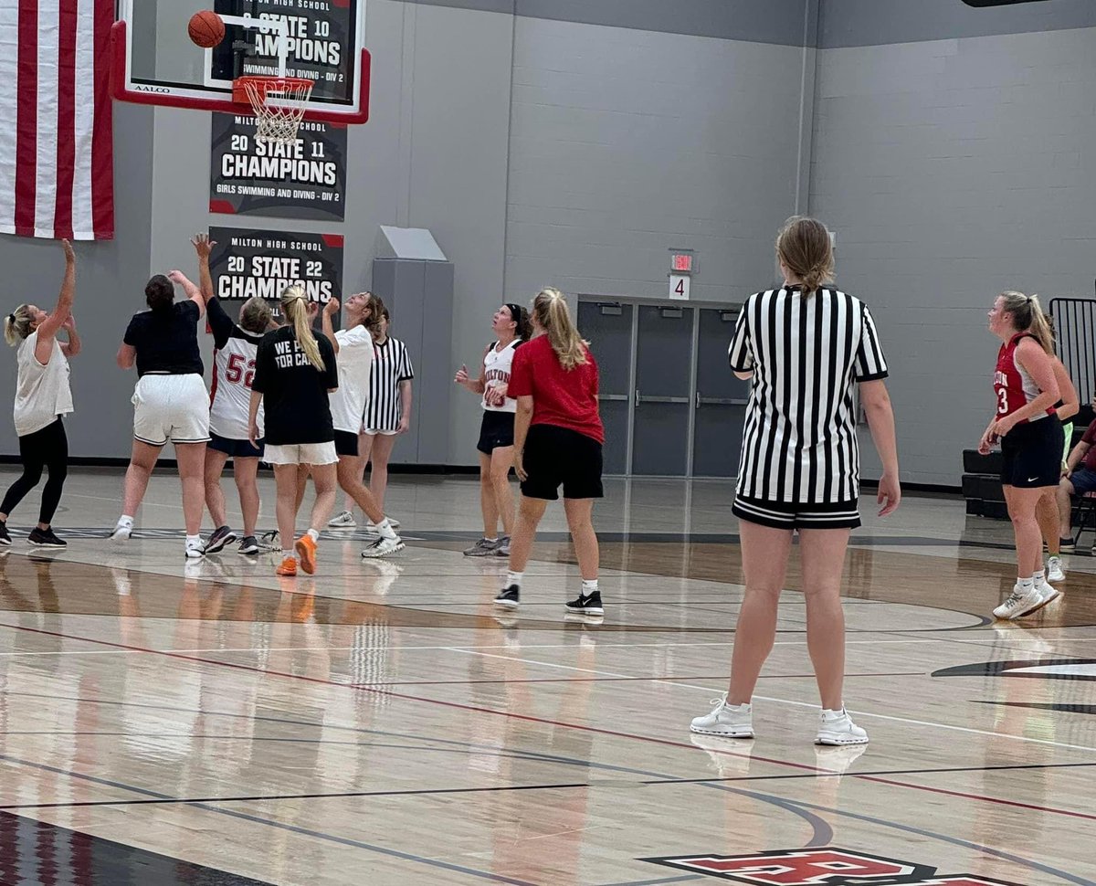 MHS_GBball's tweet photo. Great alumni game yesterday! We had ladies from grad years of 1994-2021 represented. Set your calendars for August 9, 2025 for the next one! 
@AbbieCampion23 @GraceQuade @KailynnStockman @kaileyharbort3 @KojoAlli @LaurenKojo22 @KButtchen @Aubsballer2 @baileecollinss https://t.co/OBKeyWhEUT