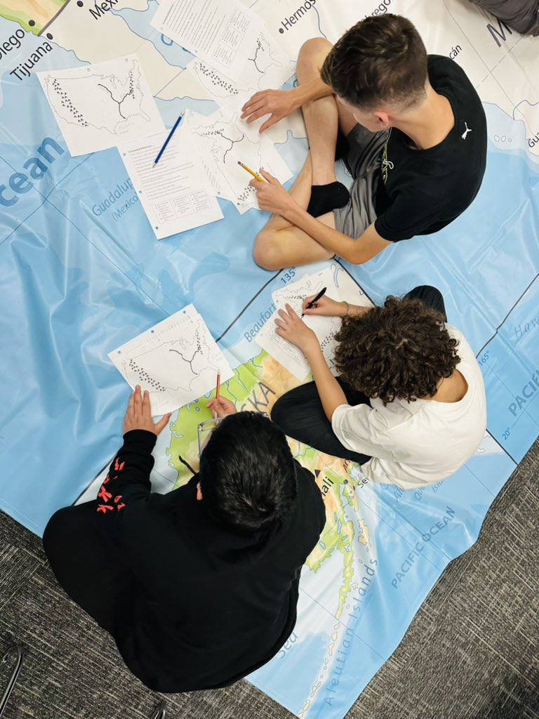 bbmsbronco's tweet photo. Enhanced geography learning with the district provided floor map!#bbmsbronco #tilleyl #BushMSBroncos #BuildingtheBest #CFB_Soc_Studies #cfbisd https://t.co/XxTWZcuwFV