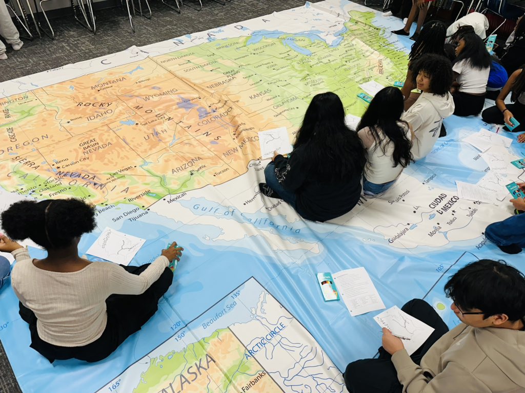 bbmsbronco's tweet photo. Enhanced geography learning with the district provided floor map!#bbmsbronco #tilleyl #BushMSBroncos #BuildingtheBest #CFB_Soc_Studies #cfbisd https://t.co/XxTWZcuwFV