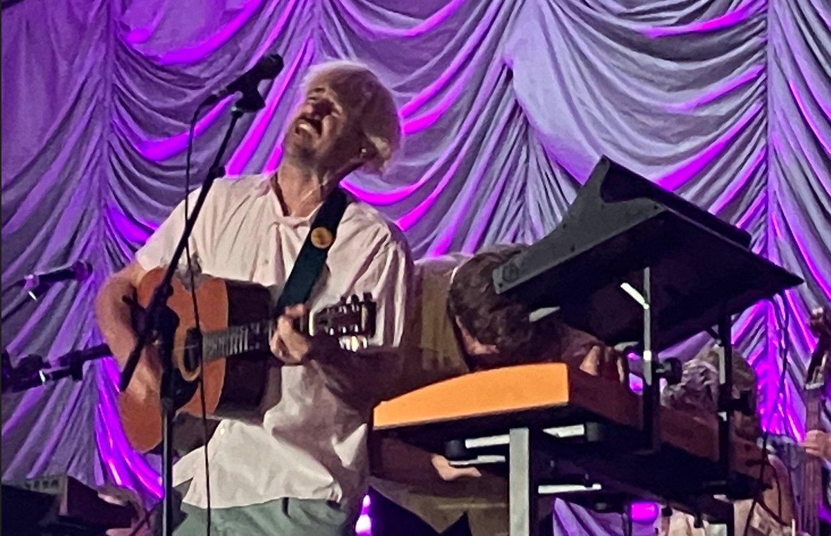 I'm just uploading videos to YouTube now - links to follow over next few days, but a few bits and pieces to follow in a minute.

Massive respect to everyone who travelled to the show last night. I'm going to take a punt and say it was definitely worth the trip!

<a href="/plasticmermaids/">Plastic Mermaids</a>