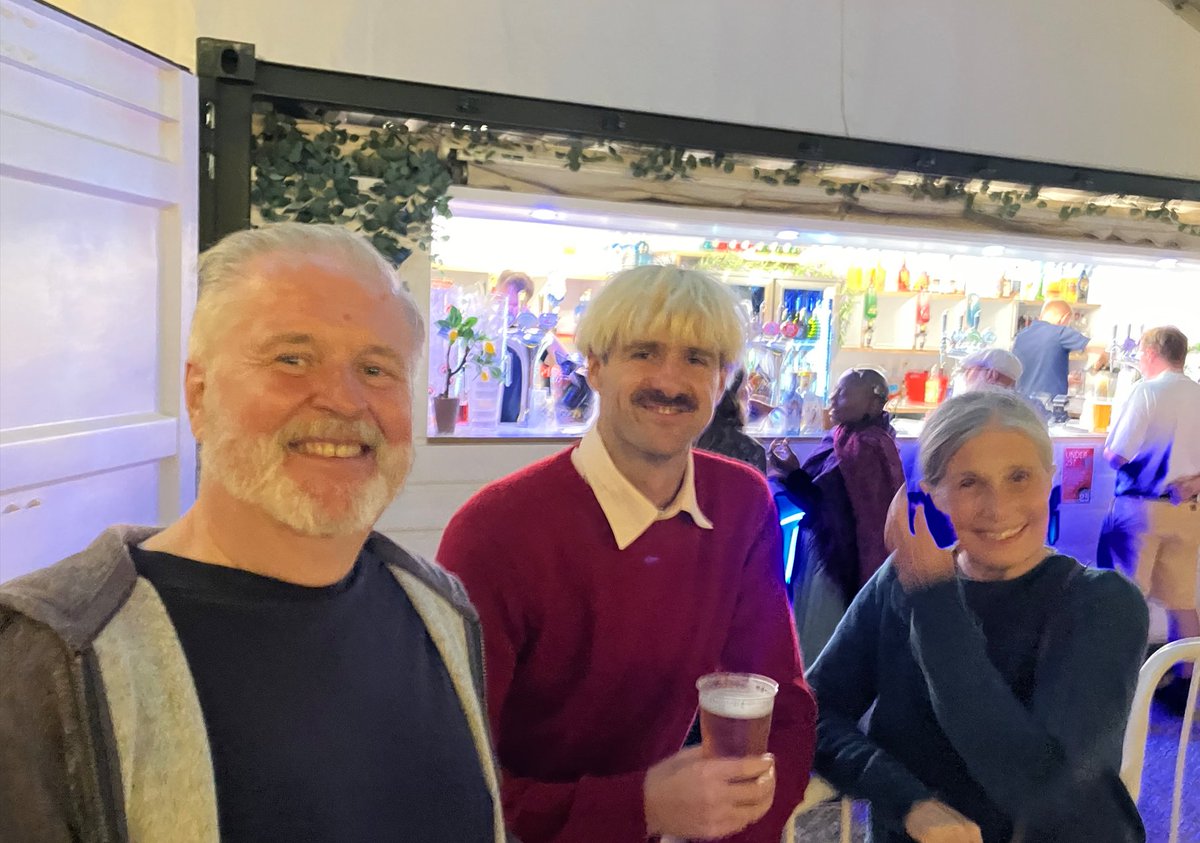 Doug with a couple of the travelling HPPers after the show.

<a href="/vamagus/">Bob Hester</a>
<a href="/plasticmermaids/">Plastic Mermaids</a> 
<a href="/WightProms/">Wight Proms Festival</a>