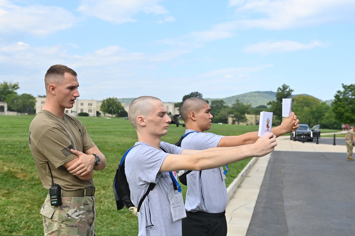 VMI1839's tweet photo. Getting geared up for the challenges ahead. Every piece of gear has a purpose.
#rahvamil #VMIMatriculation #vmi25plus3 #matriculationweek https://t.co/AaQEBGVTyL