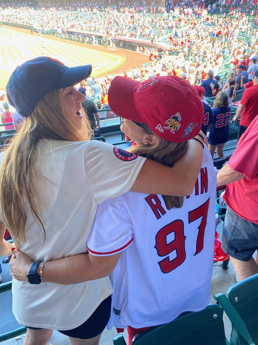 boltsandhalos's tweet photo. #ruffinstuff may you be blessed with a family love like I have. 💚 https://t.co/qzixAZrVpP