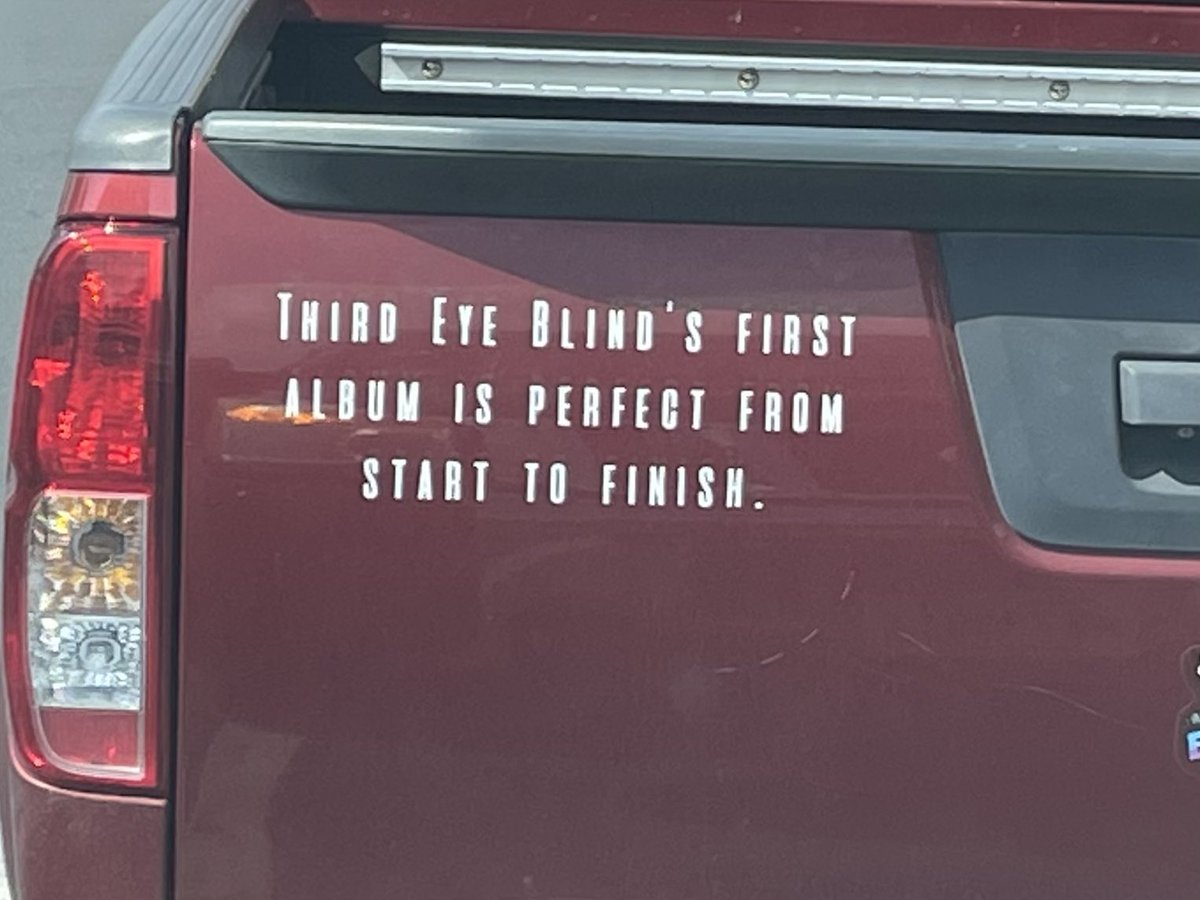 indeeproducer's tweet image. Saw this truck parked in front of me in the city today.  I thought @ThirdEyeBlind / @stephanjenkins might like to see this person’s review of #3EB ‘s first album… 

…on his truck. 😊 

#thirdeyeblind #semicharmedlife