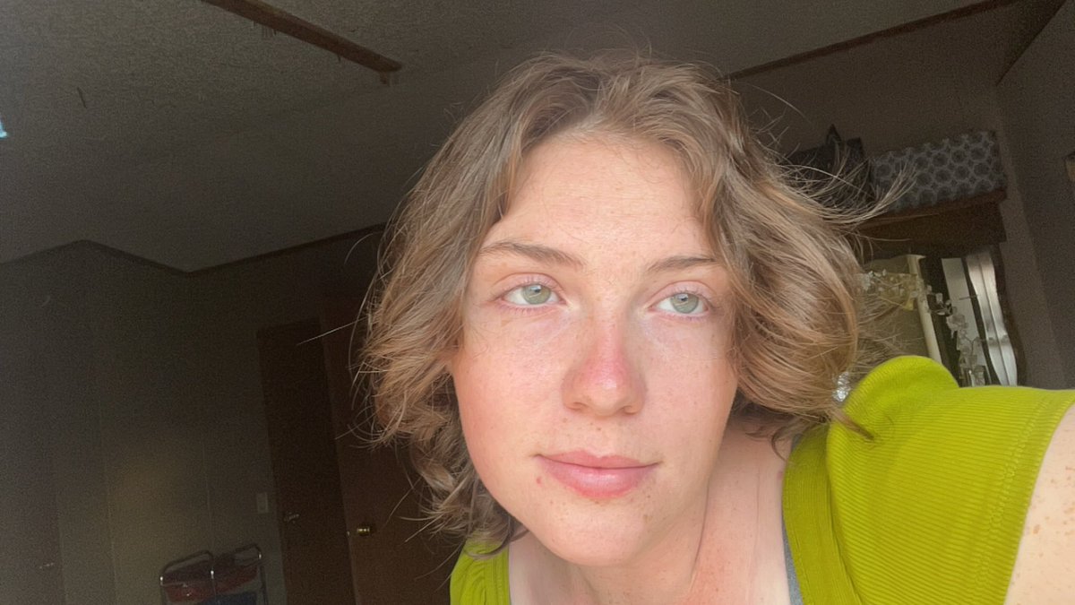 68leonanoel89's tweet photo. I had the best camping trip the last few days!! I definitely got some sun, all my freckles are popping now. https://t.co/DlpccMReHy