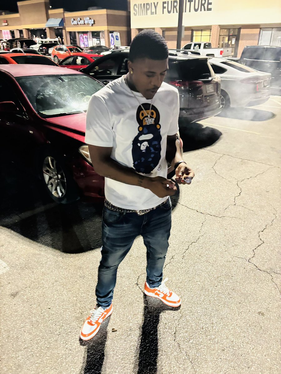 JWick57's tweet photo. #fashion #bape https://t.co/PK95WZ7Emu