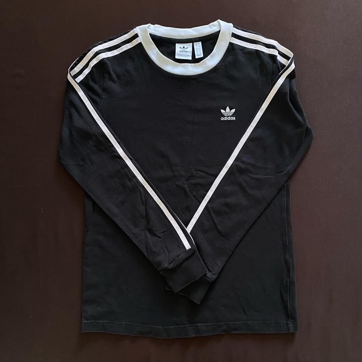 psvmeeb's tweet photo. 370  free shipping ของแท้ค่า size m #ส่งต่อเสื้อผ้ามือสองราคาถูก #ส่งต่อ #ส่งต่อadidas  #adidasมือสอง https://t.co/lU6M67eBTl