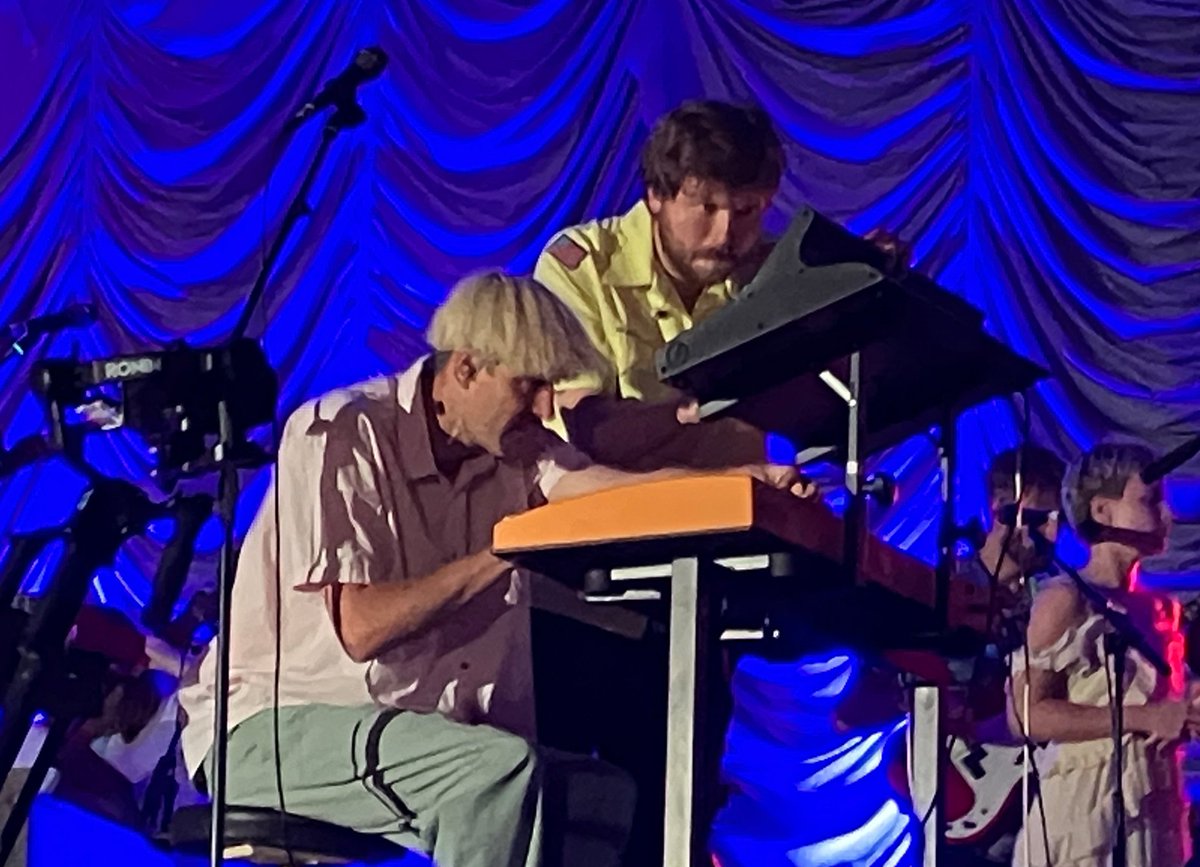 Rare photo of Fox not grinning his head off - I think he was concentrating...

<a href="/f0arks/">fox</a> 
<a href="/plasticmermaids/">Plastic Mermaids</a> 
<a href="/WightProms/">Wight Proms Festival</a>